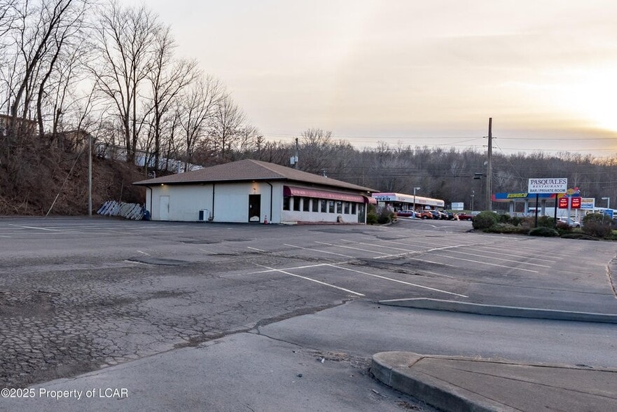 More Photos Of 1190 Sans Souci Pky, Hanover Township Restaurant For Sale