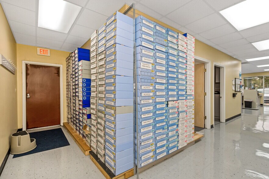 More Photos Of 7641 66th St N, Pinellas Park Medical For Sale