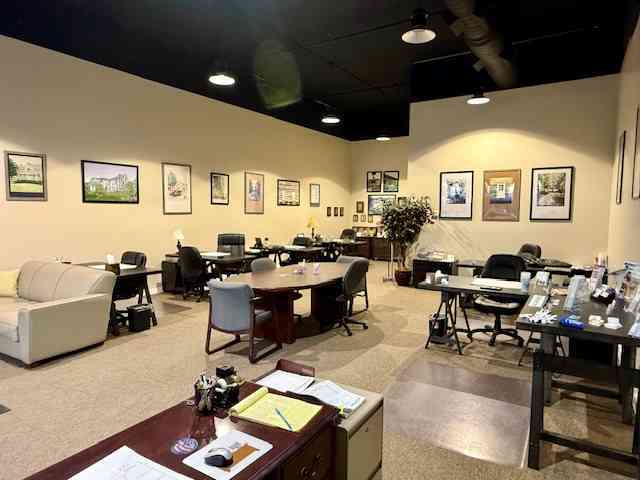 More Photos Of 253 Three Springs Dr, Weirton Flex For Lease