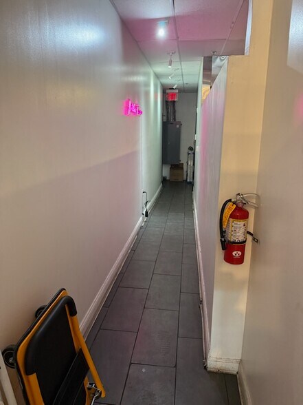 More Photos Of 111 N 9th St, Philadelphia Apartments For Sale