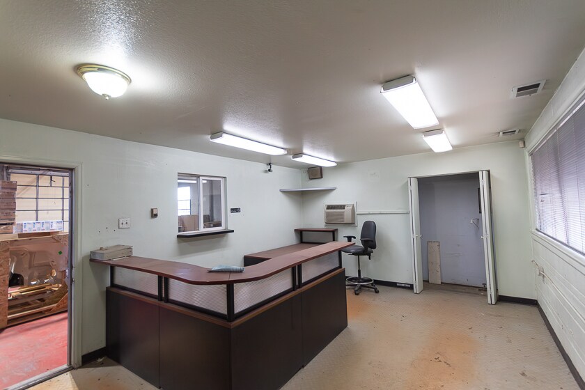 More Photos Of 702 4th Ave, Greeley Warehouse For Lease