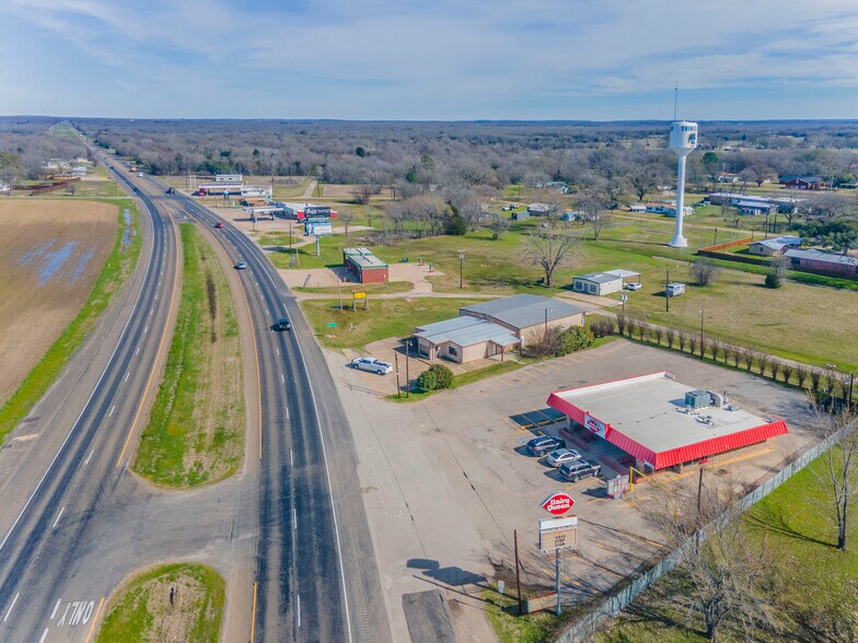 More Photos Of 200 State Highway 31, Trinidad Fast Food For Sale