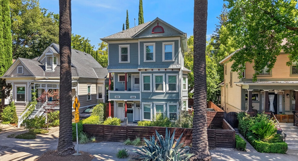 More Photos Of 2409 I St, Sacramento Apartments For Sale