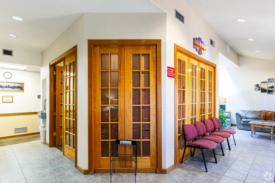 More Photos Of 1990 E Lohman Ave, Las Cruces Office For Lease