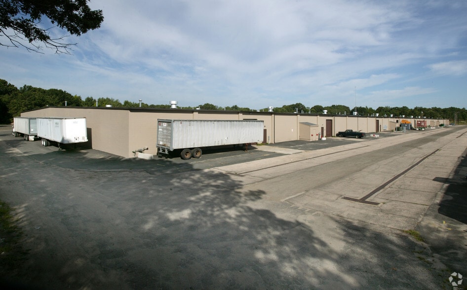 More Photos Of 342 Compass Cir, North Kingstown Warehouse For Lease