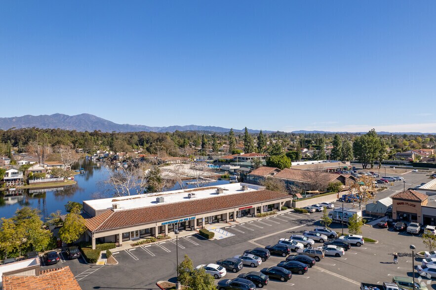 More Photos Of 24301 Muirlands Blvd, Lake Forest Freestanding For Lease