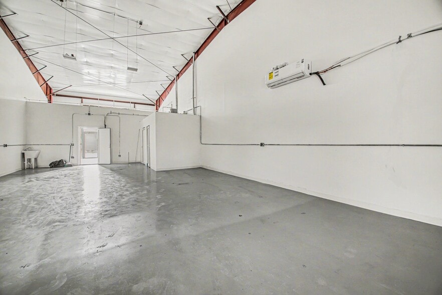 More Photos Of 3406 Shannon Park Dr, Fredericksburg Warehouse For Sale