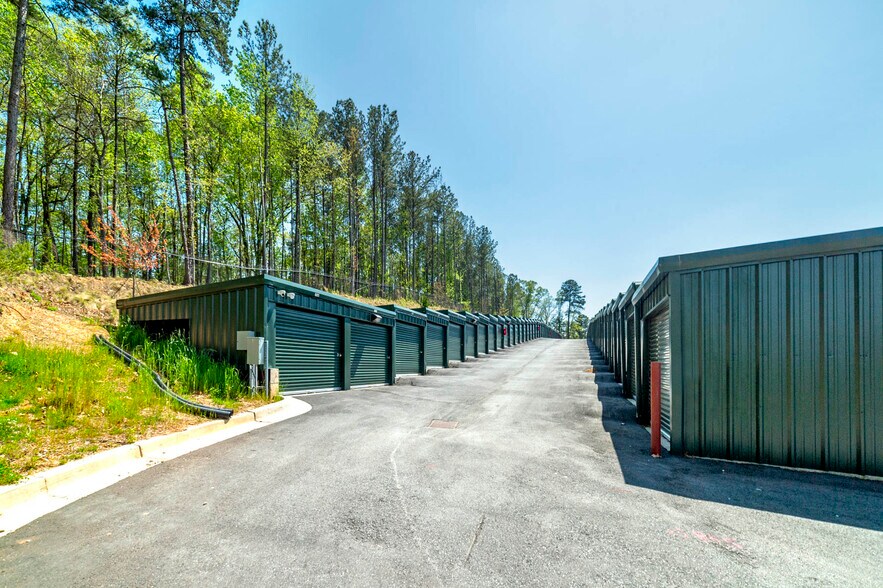 More Photos Of 6619 Lanier Islands Pky, Buford Self Storage For Sale