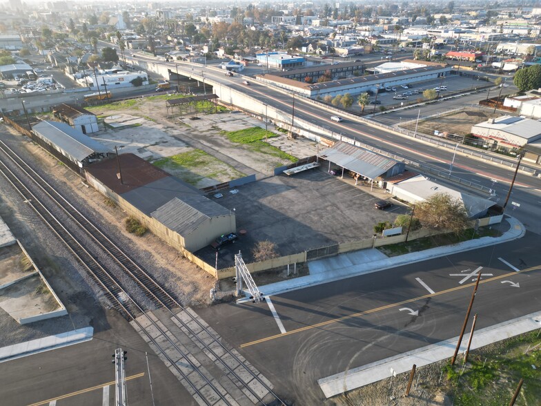 Primary Photo Of 151 E Truxtun Ave, Bakersfield Manufacturing For Lease