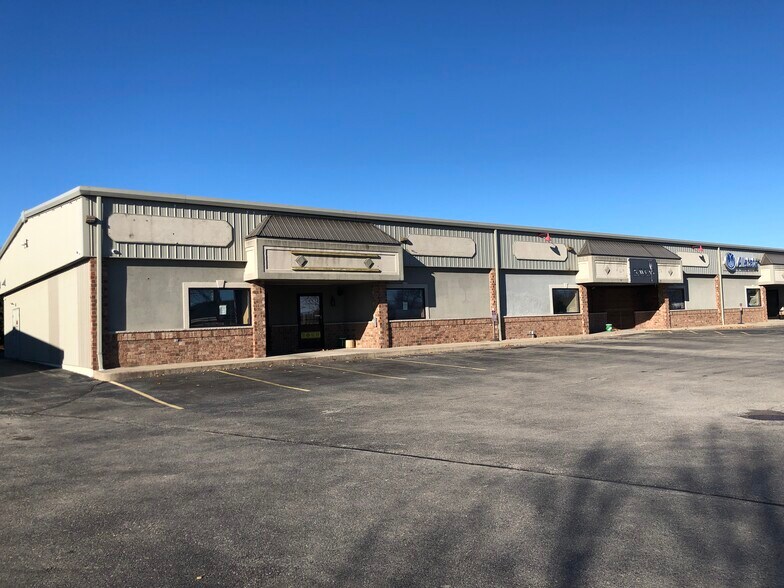 Primary Photo Of 700 Schelfhout Ln, Kimberly Storefront Retail Office For Lease