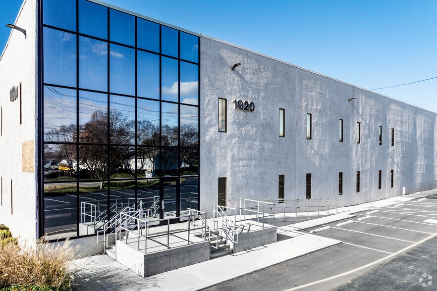 More Photos Of 1920 Campostella Rd, Chesapeake Distribution For Lease