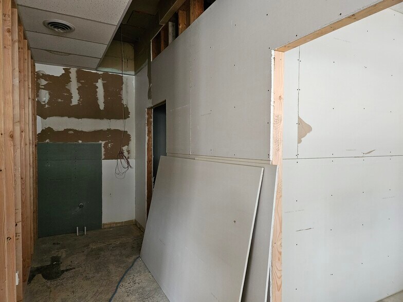 More Photos Of 18 4th St N, Great Falls Storefront For Sale