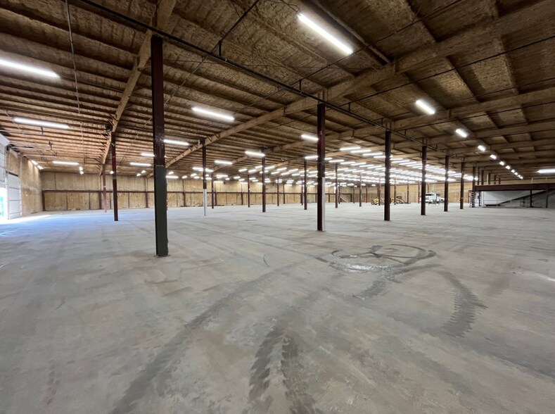 More Photos Of 1 Industrial Dr, Sweetwater Service For Sale