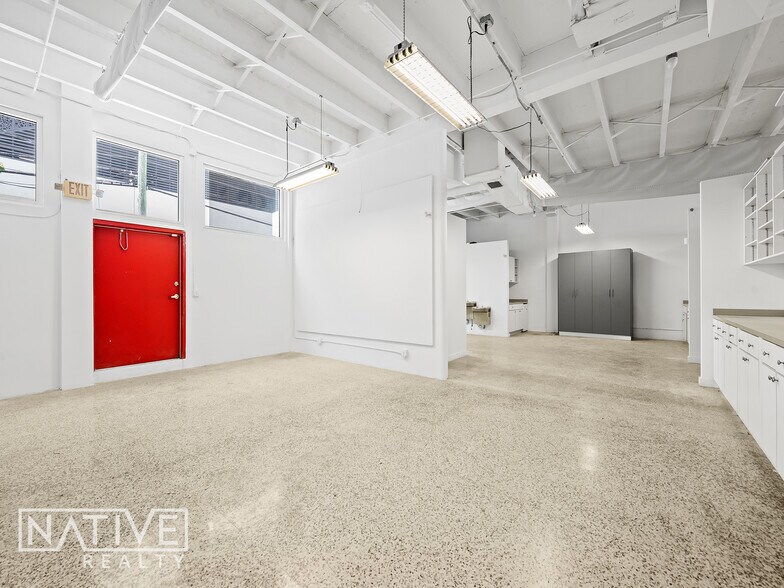 More Photos Of 2014-2016 Harrison St, Hollywood Storefront For Sale