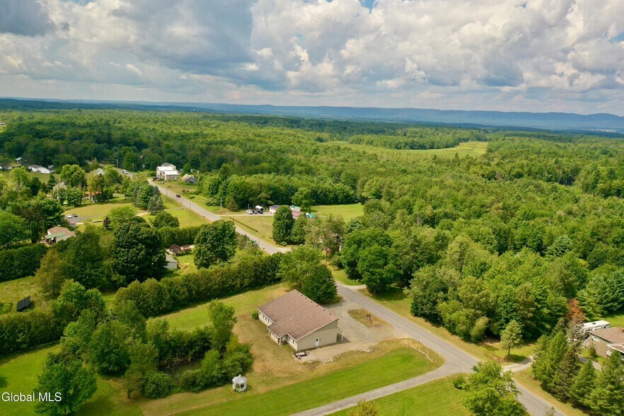 More Photos Of 410 Ridge Rd, Broadalbin Freestanding For Sale