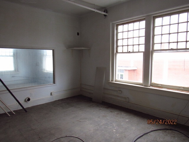 More Photos Of 301 N Washington St, Ardmore Distribution For Sale