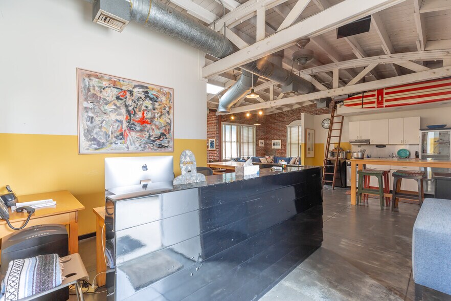 More Photos Of 891 Abbot Kinney Blvd, Venice Loft Creative Space For Sale