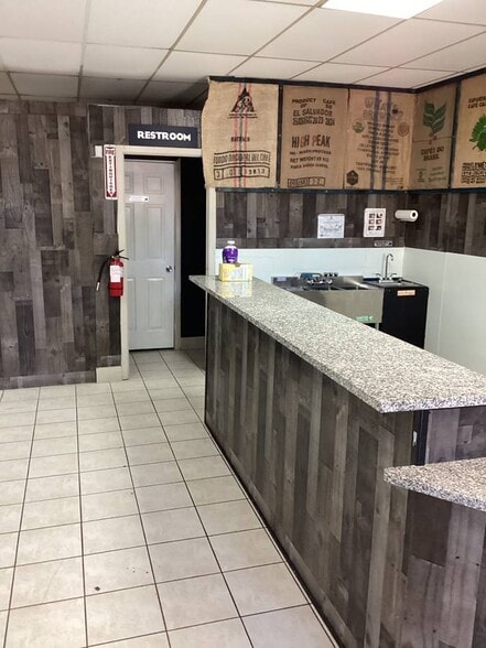 More Photos Of 402-410 Pletz Dr, San Antonio Storefront Retail Office For Lease