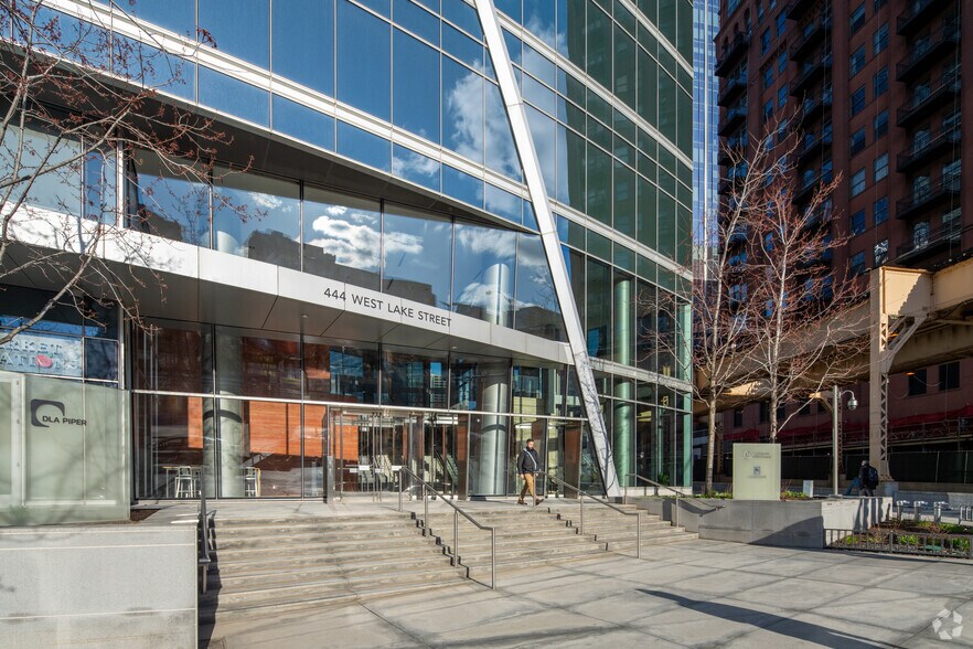 More Photos Of 444 W Lake St, Chicago Office For Lease