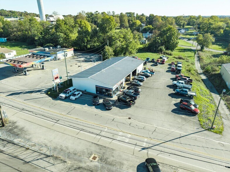 More Photos Of 487 E Main St, Hillsboro Flex For Sale