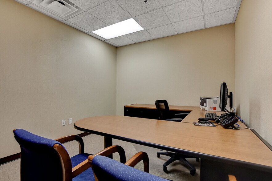 More Photos Of 9900 Covington Cross Dr, Las Vegas Office For Lease