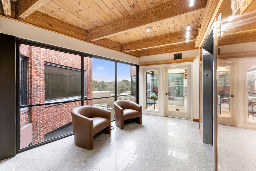 More Photos Of 3308 Broadway St, San Antonio Office For Sale