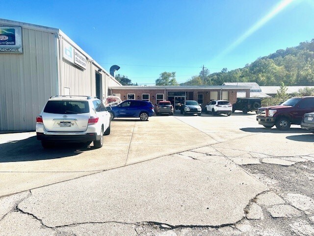 More Photos Of 159 Garage Ln, Winfield Specialty For Sale