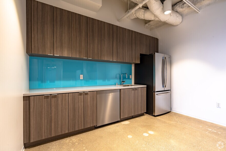 More Photos Of 445 S Figueroa St, Los Angeles Office For Lease