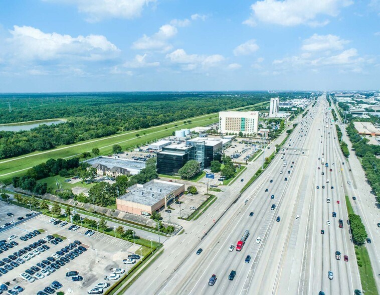 More Photos Of 15905 Katy Fwy, Houston Freestanding For Lease
