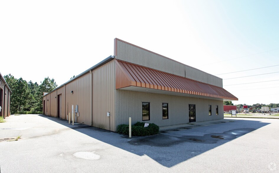 More Photos Of 9381 Hard Dr, Foley Warehouse For Lease