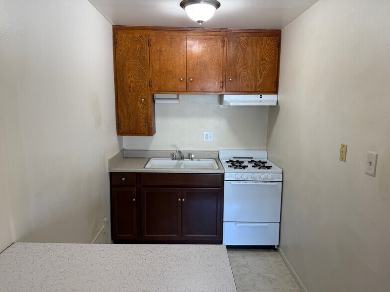 More Photos Of 18216 Kingsdale Ave, Redondo Beach Apartments For Sale