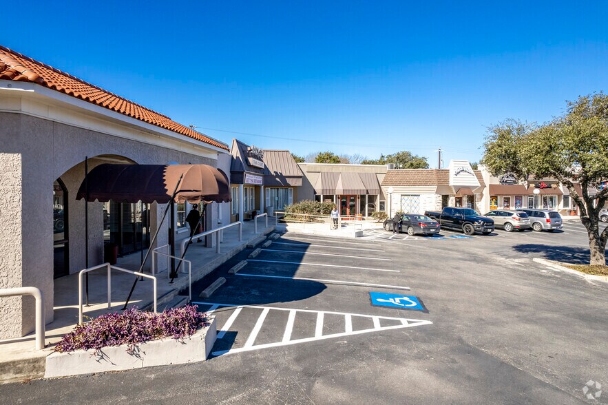 More Photos Of 6401-6487 Blanco Rd, San Antonio Unknown For Lease
