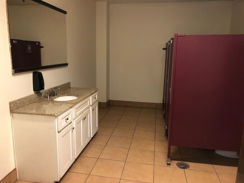 More Photos Of 6541 E Washington Blvd, Commerce Manufacturing For Lease