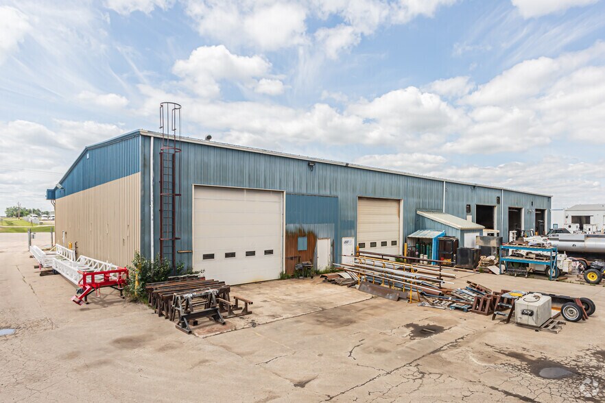 More Photos Of 1801 8th St, Nisku Manufacturing For Lease