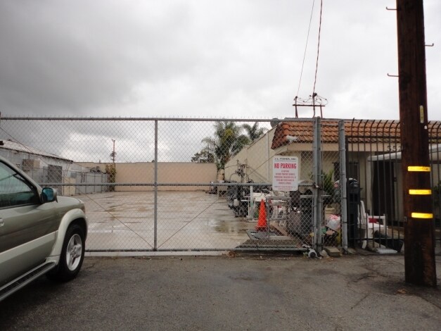 More Photos Of 5447 Satsuma St, North Hollywood Warehouse For Sale