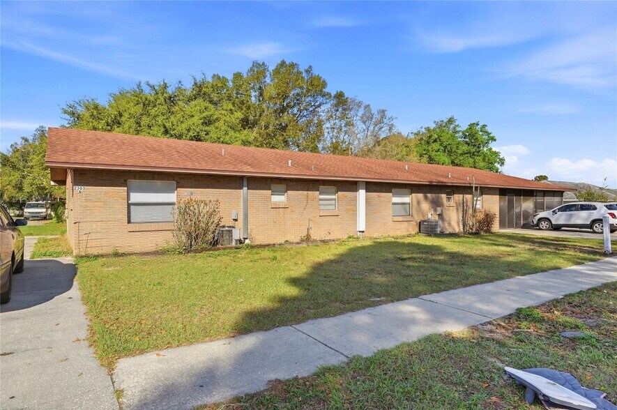 More Photos Of 2300 W Cannon Ter NW, Winter Haven Apartments For Sale