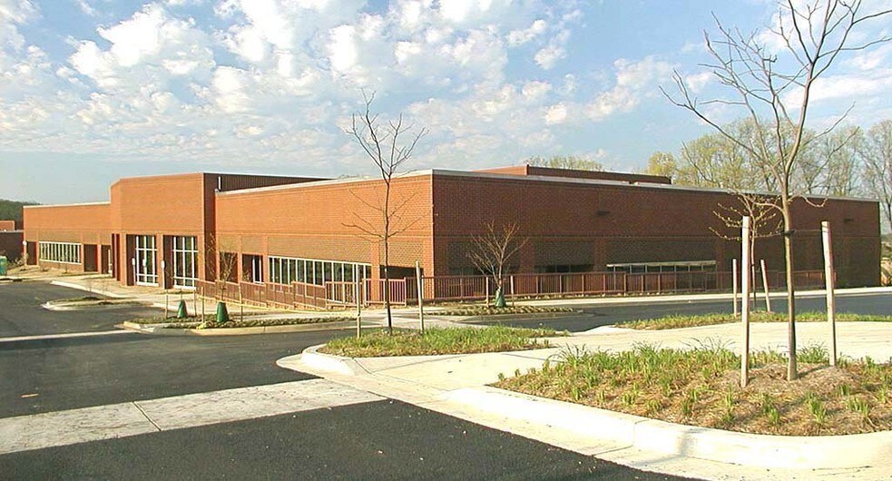 More Photos Of 22520 Gateway Center Dr, Clarksburg Flex For Lease