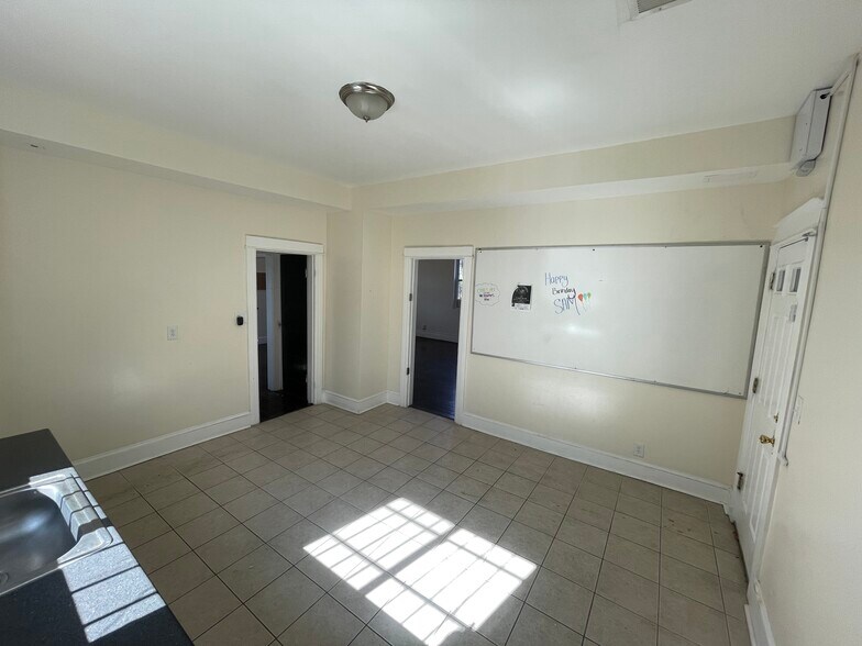 More Photos Of 3938 Benning Rd NE, Washington Office Residential For Sale