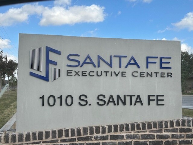 More Photos Of 1010 S Santa Fe Ave, Moore Office For Lease