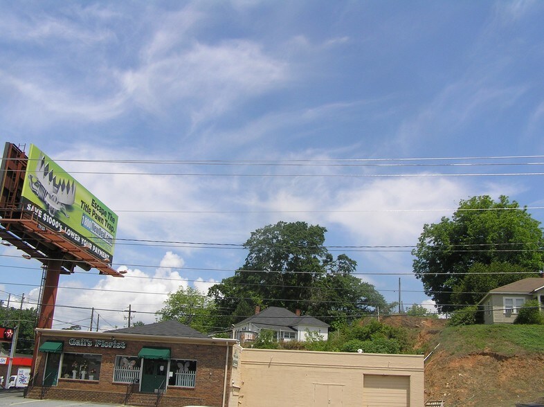 More Photos Of 105 Riverstone Pky, Canton Freestanding For Sale