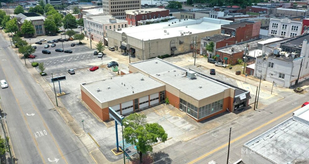 More Photos Of 1022 Wilmer Ave, Anniston Auto Repair For Sale