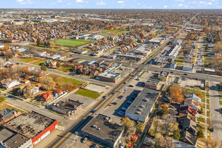 More Photos Of 7606 E 7 Mile Rd, Detroit Storefront For Sale
