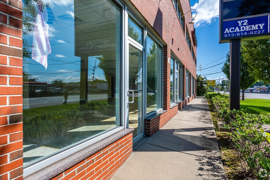 More Photos Of 108 US Highway 46 W, Parsippany Storefront Retail Office For Lease