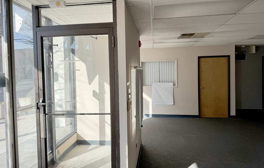 More Photos Of 17 S New York Ave, Atlantic City Parking Garage For Lease