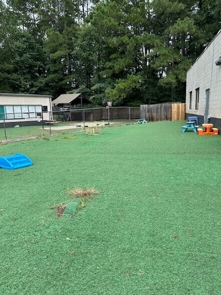 More Photos Of 2755 Flat Shoals Rd, College Park Daycare Center For Sale