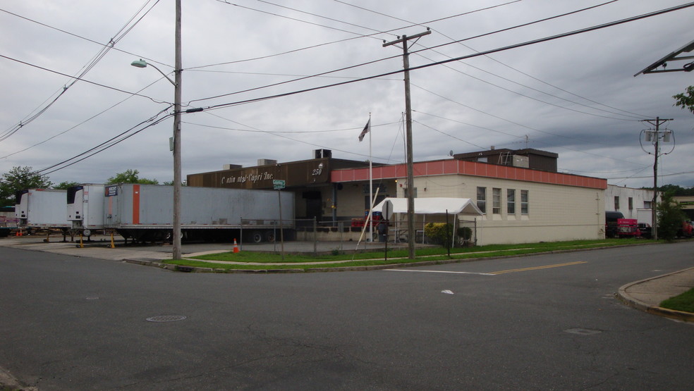 Primary Photo Of 250 Jackson St, Englewood Refrigeration Cold Storage For Sale