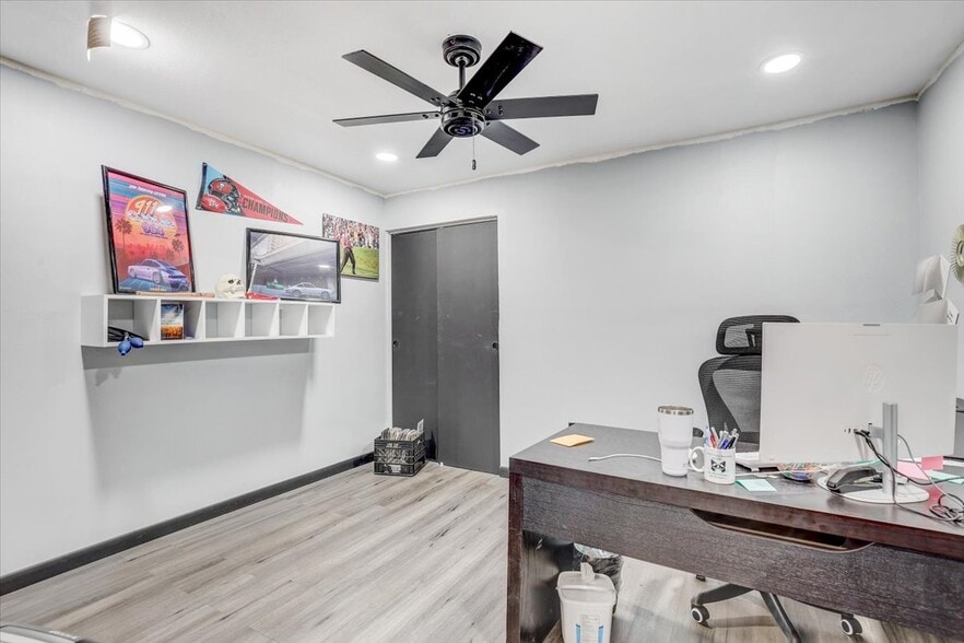 More Photos Of 11309 E US Highway 92, Seffner Flex For Sale