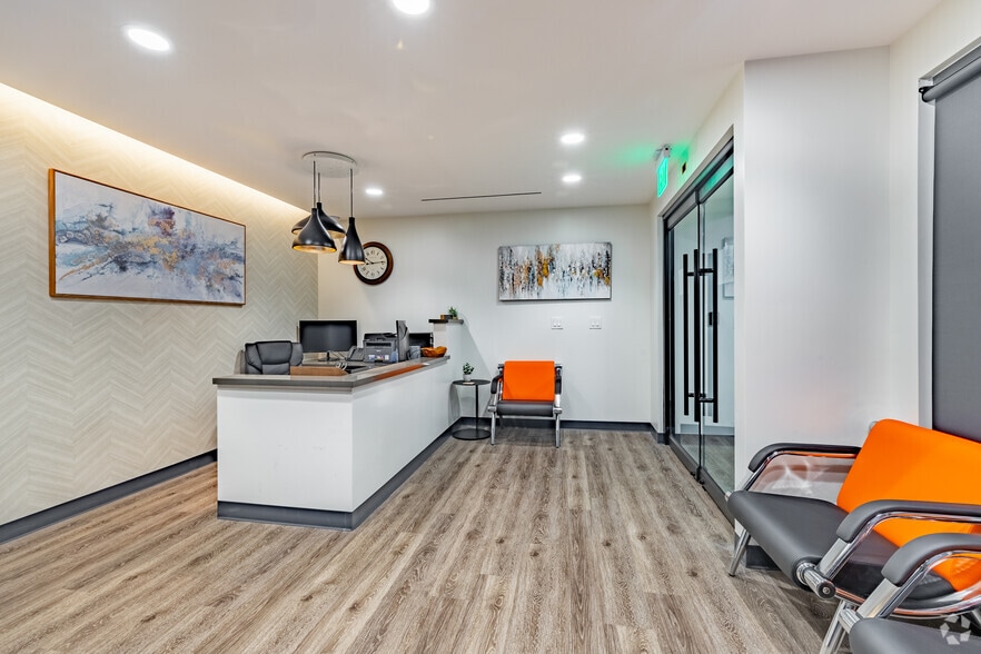 More Photos Of 15335 Morrison St, Sherman Oaks Office For Lease