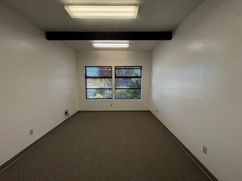 More Photos Of 470 Camino El Estero, Monterey Office For Lease