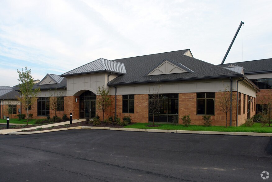Primary Photo Of 690-696 W Lincoln Hwy, Exton Medical For Lease